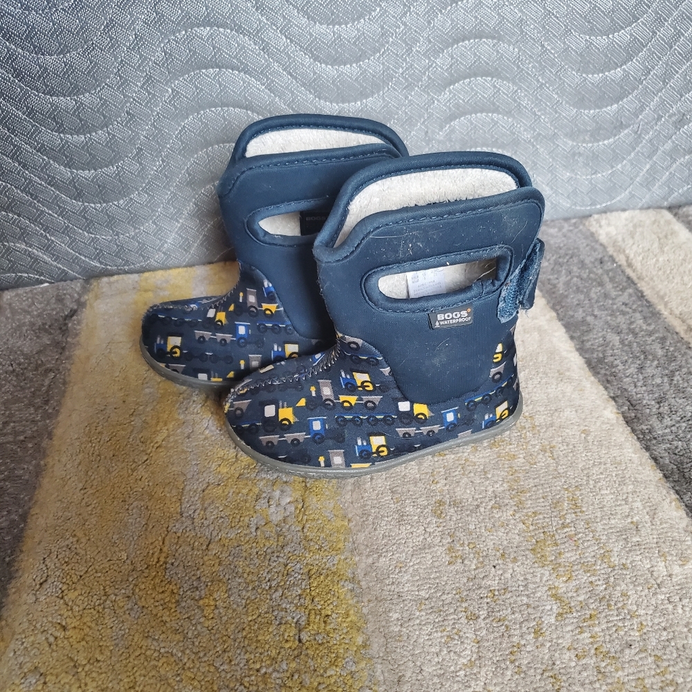Toddler Bogs size 6